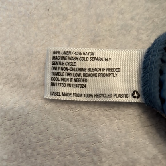 Universal Thread Shorts w/ Pockets size L. Blue and cream floral design - Picture 5 of 5